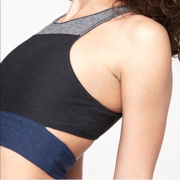 Outdoor Voices Slashback Crop Tri Tone - Picture 8 of 9